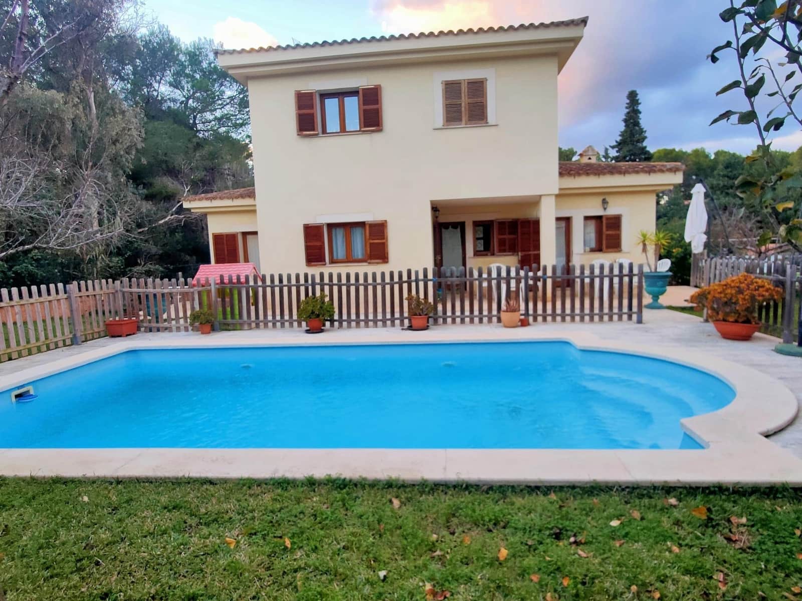 5 makuuhuone Huvila myytävänä paikassa Alcudia mukana uima-altaan - 950 000 € (Ref: 8020624)