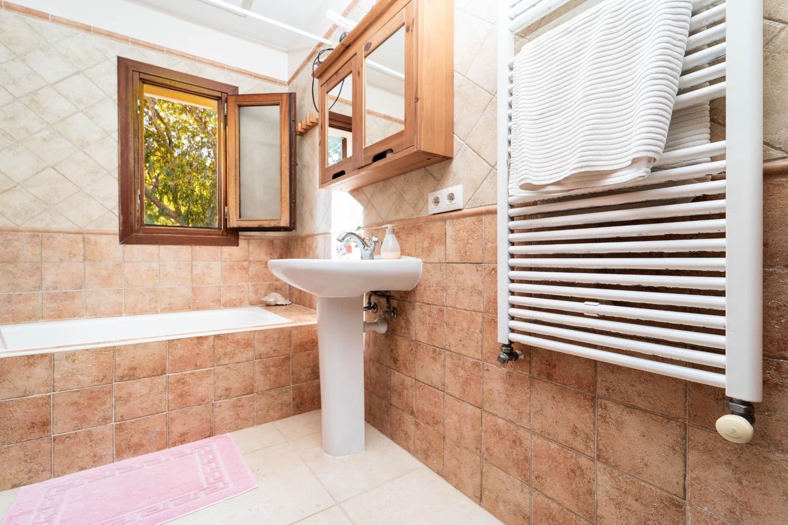 5 makuuhuone Huvila myytävänä paikassa Alcudia mukana uima-altaan - 950 000 € (Ref: 8020624)