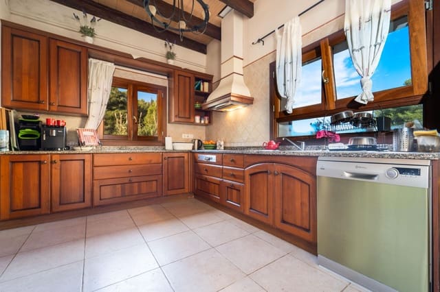 5 slaapkamer Villa te koop in Alcúdia met zwembad - € 950.000 (Ref: 8020624)