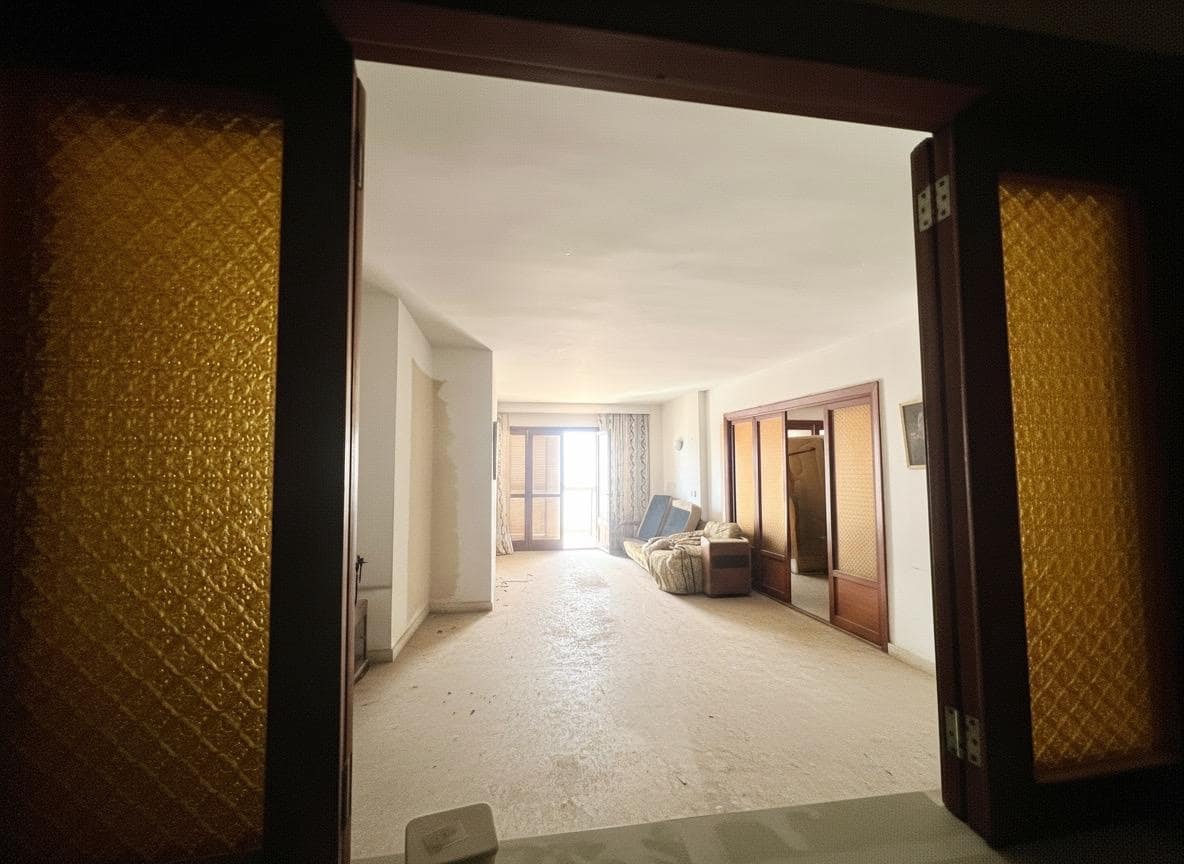 4 slaapkamer Flat te koop in Puerto de Alcudia - € 345.000 (Ref: 8776358)