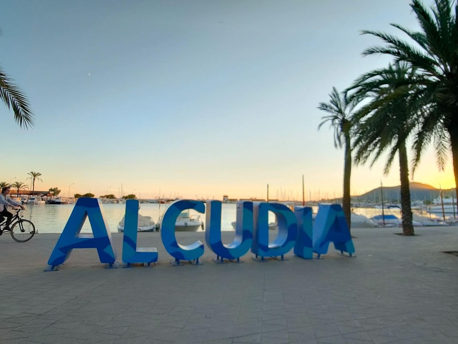 Piso de 4 habitaciones en Puerto de Alcudia en venta - 345.000 € (Ref: 8776358)