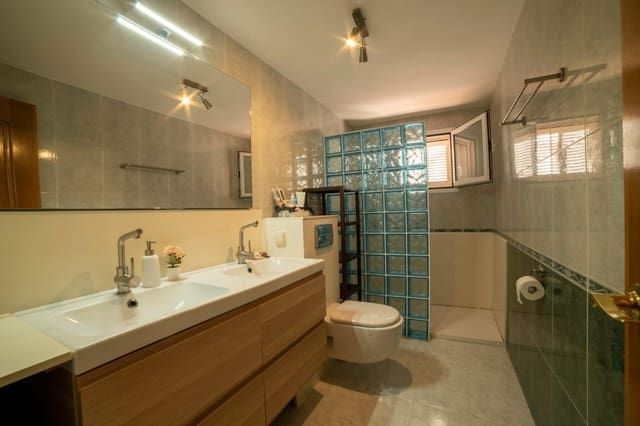 3 makuuhuone Asunto myytävänä paikassa Puerto de Alcudia, Alcúdia mukana uima-altaan - 425 000 € (Ref: 8815886)