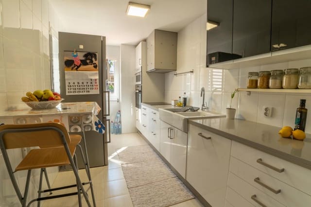 3 soveværelse Lejlighed til salg i Puerto de Alcudia, Alcúdia med swimmingpool - € 425.000 (Ref: 8815886)