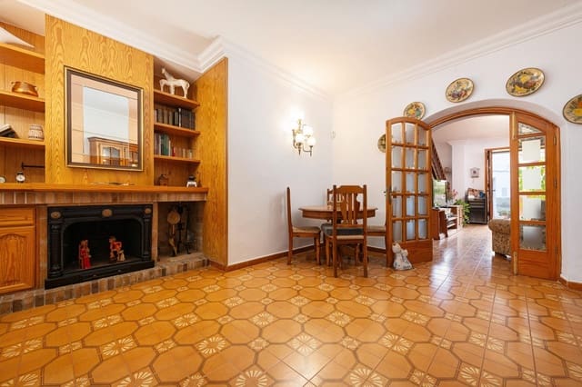 3 makuuhuone Omakotitalo myytävänä paikassa Alcúdia - 450 000 € (Ref: 9208476)