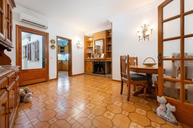 3 makuuhuone Omakotitalo myytävänä paikassa Alcúdia - 450 000 € (Ref: 9208476)