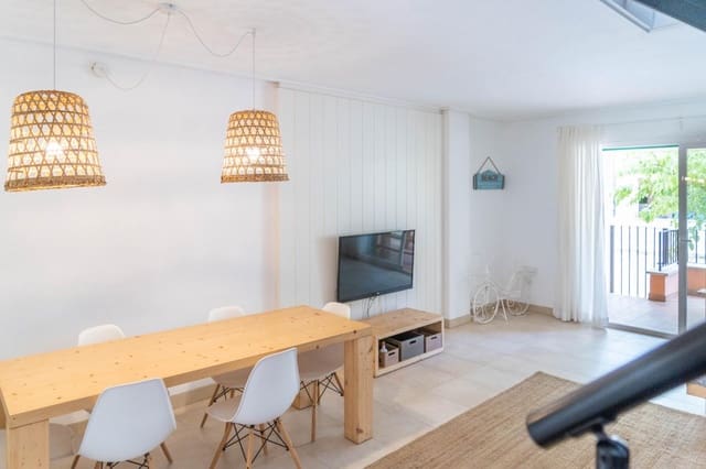 3 makuuhuone Rivitalo vuokrattavana paikassa Llucmajor mukana uima-altaan - 1 500 € (Ref: 9375224)