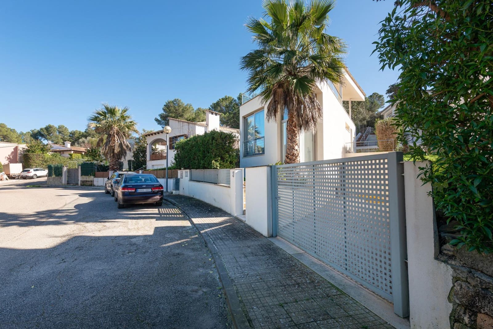 3 bedroom Villa for sale in Alcudia with garage - € 555,000 (Ref: 9591527)