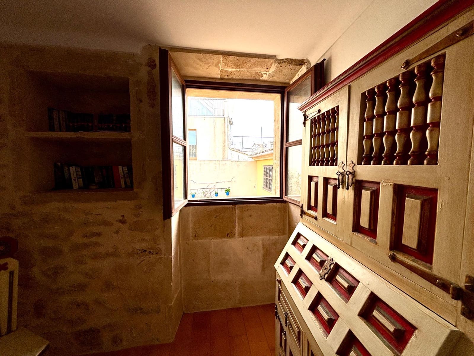 3 bedroom Townhouse for sale in Alcudia - € 550,000 (Ref: 9619491)