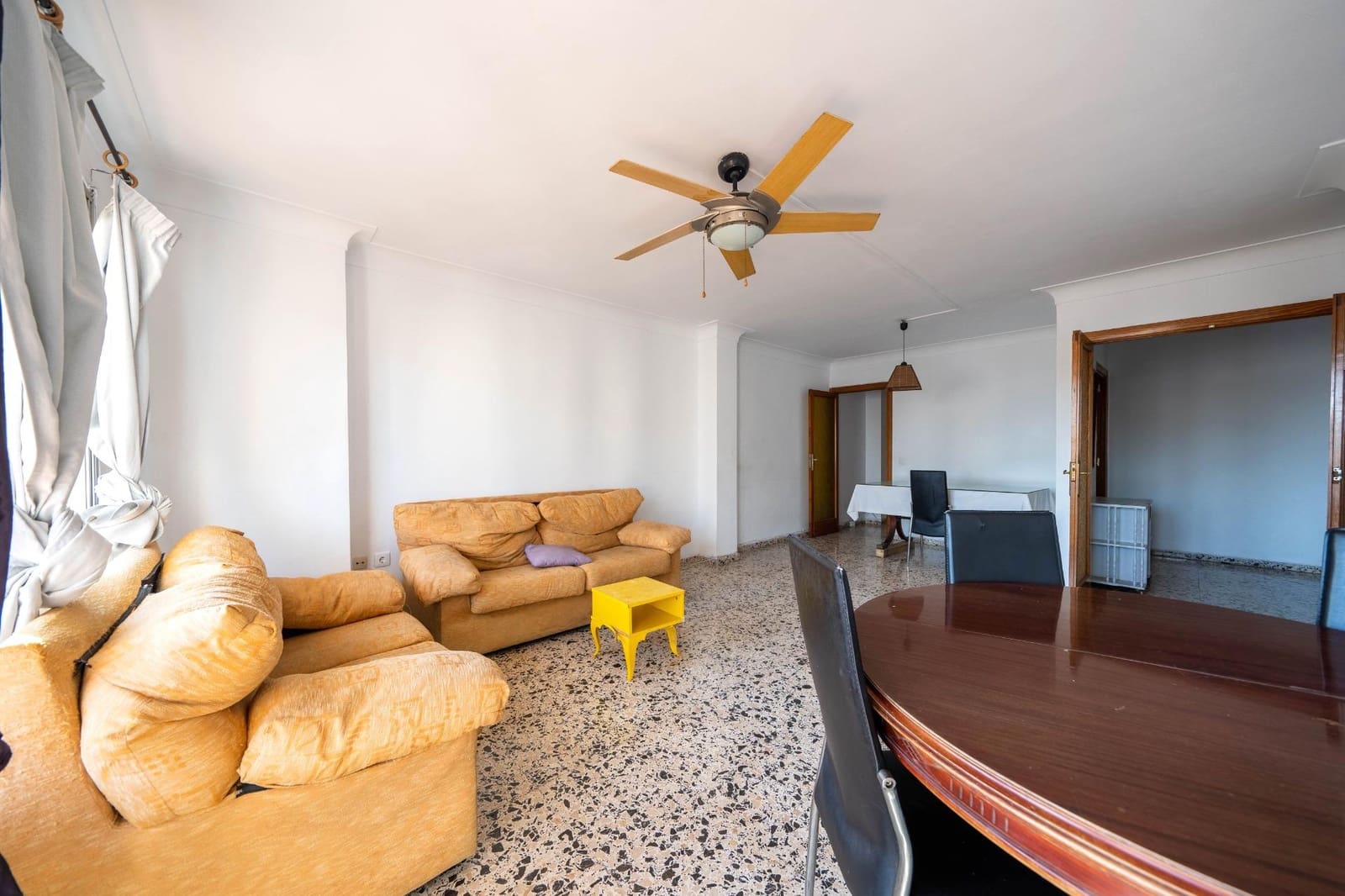 4 bedroom Apartment for sale in Palma de Mallorca with garage - € 749,000 (Ref: 9619492)