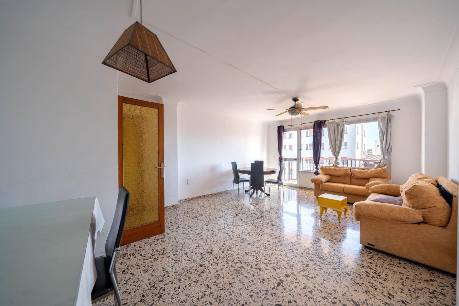 4 bedroom Apartment for sale in Palma de Mallorca with garage - € 749,000 (Ref: 9619492)