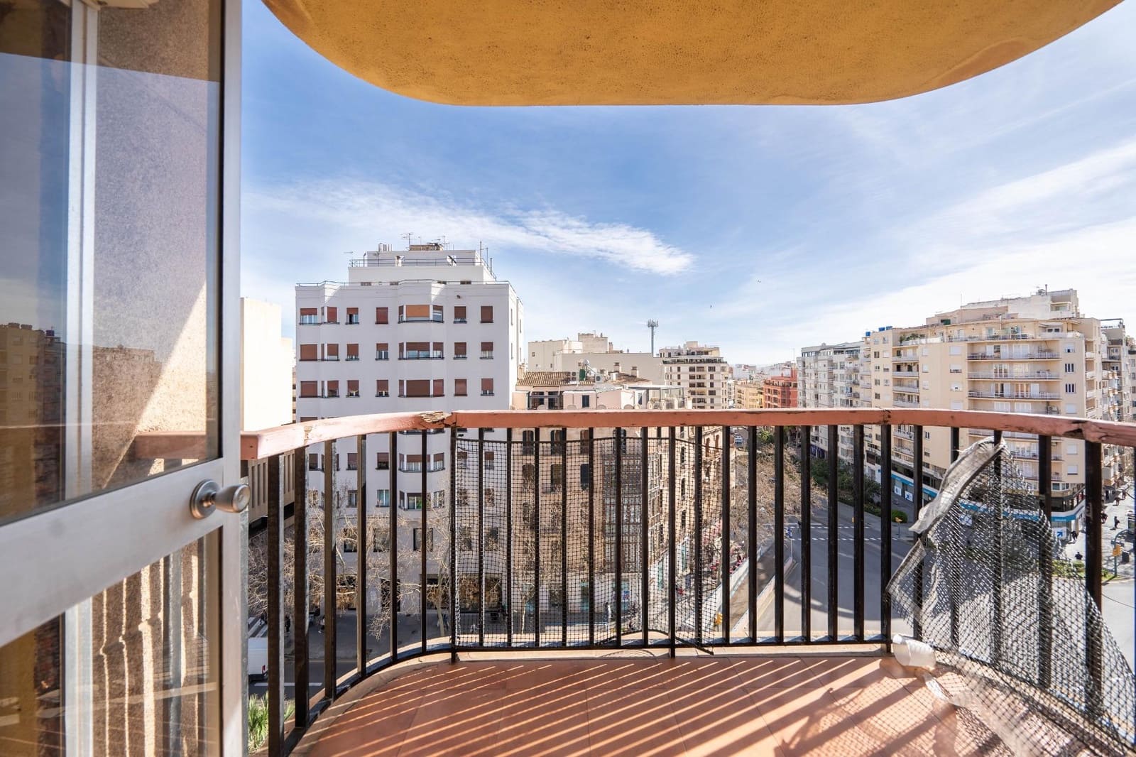 4 bedroom Apartment for sale in Palma de Mallorca with garage - € 749,000 (Ref: 9619492)