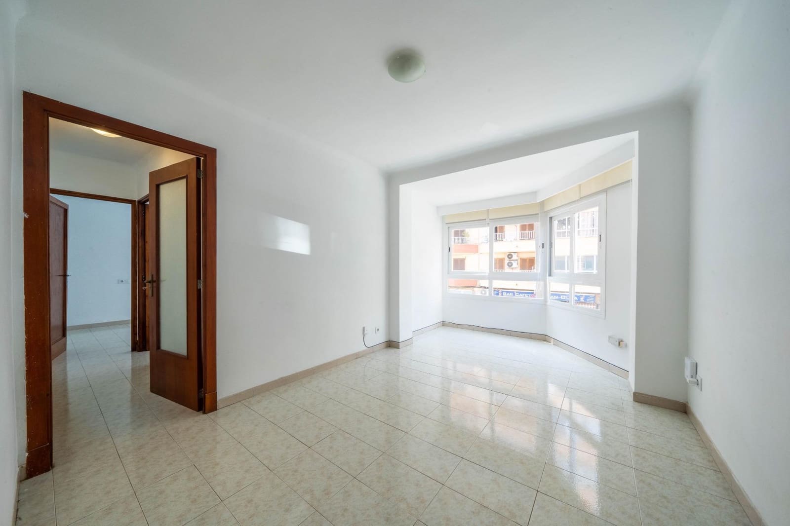 3 bedroom Flat for sale in Palma de Mallorca - € 295,000 (Ref: 9702106)