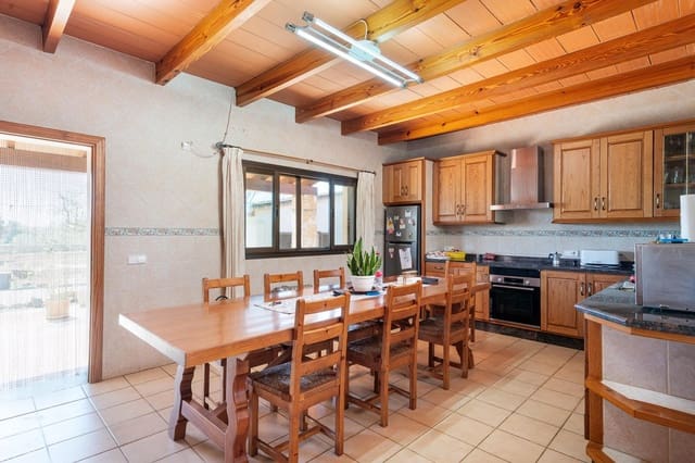 4 soveværelse Finca/Landehus til salg i Inca med garage - € 1.170.000 (Ref: 9788550)