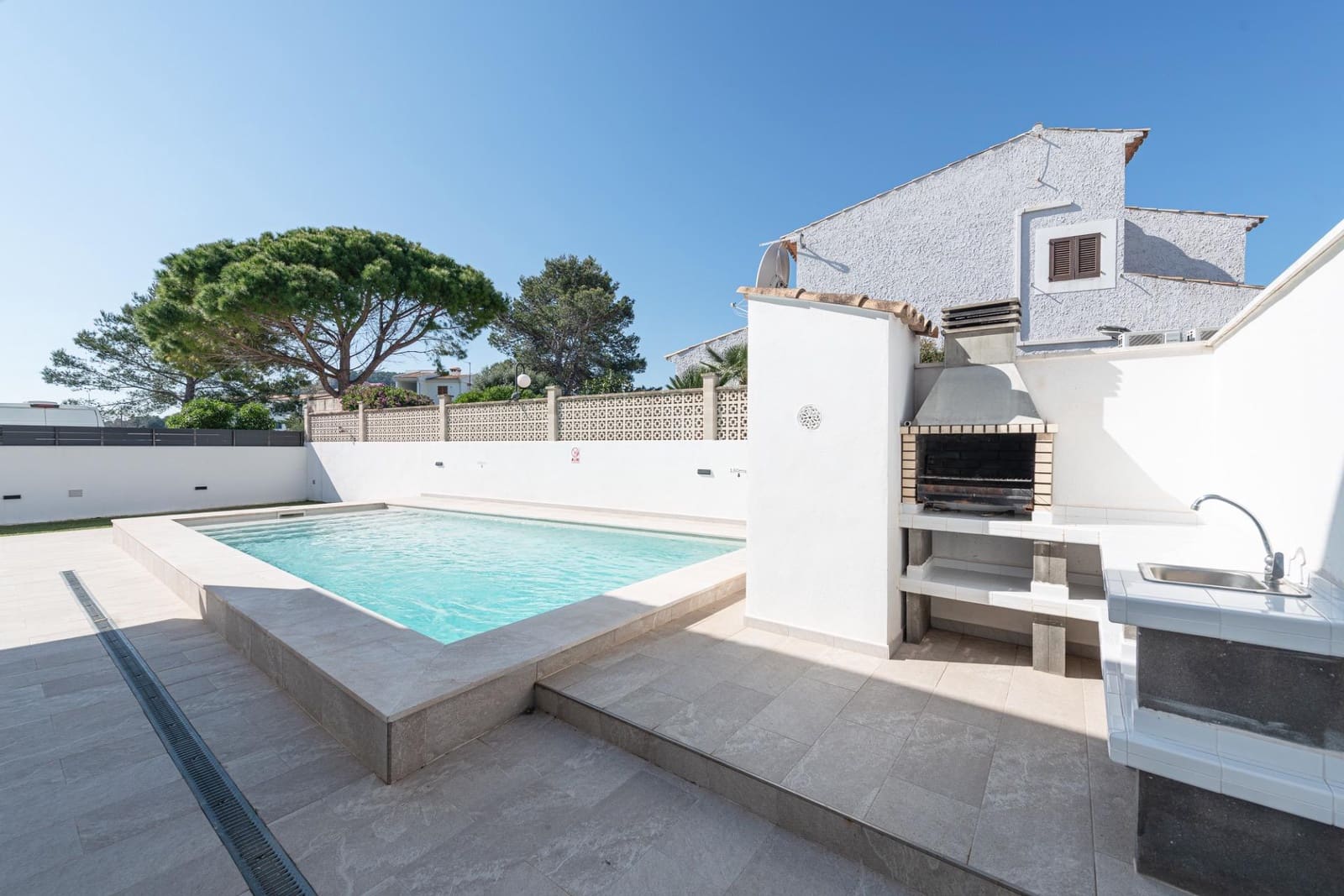 Chalet de 4 habitaciones en Pollensa / Pollença en venta con piscina garaje - 1.395.000 € (Ref: 9788551)