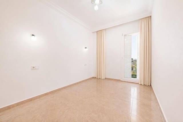 4 soveværelse Lejlighed til salg i Alcúdia - € 450.000 (Ref: 9927622)