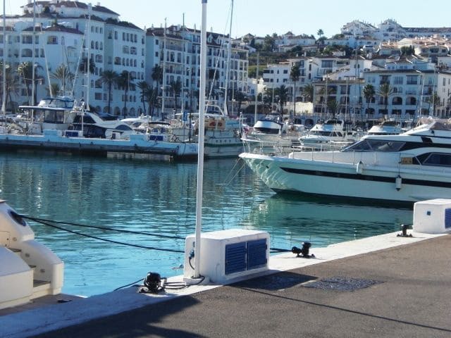 3 chambre Villa/Maison Semi-Mitoyenne à vendre à Manilva avec piscine garage - 603 000 € (Ref: 9723745)