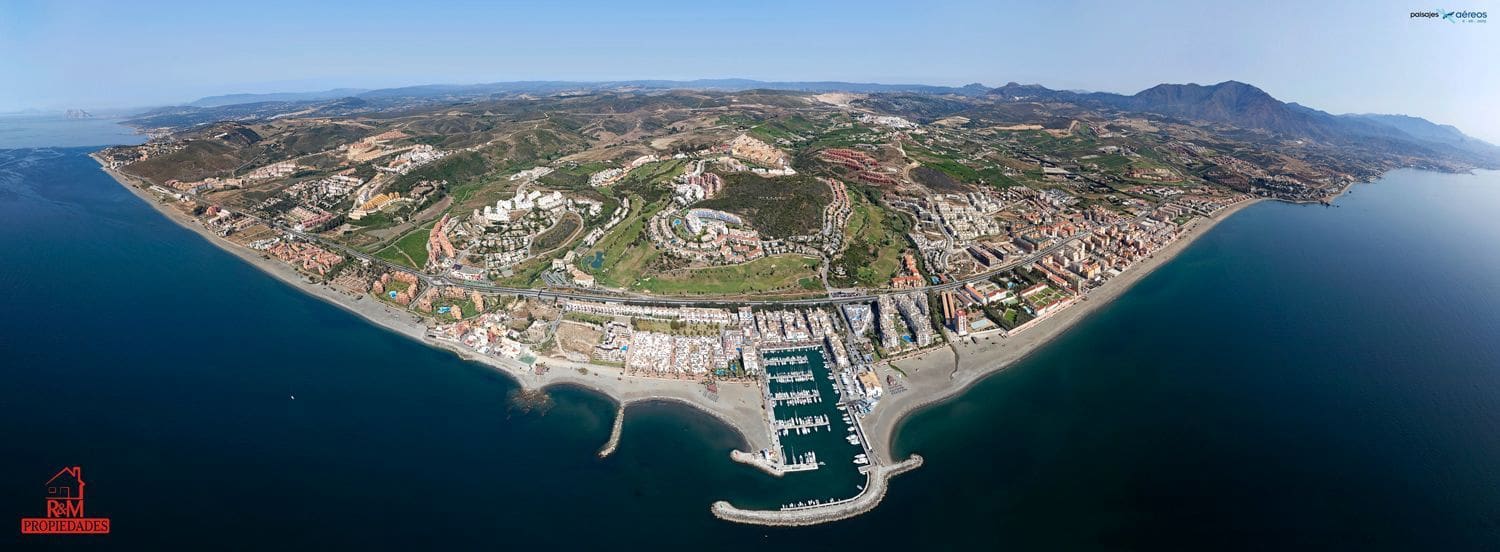 3 chambre Villa/Maison Semi-Mitoyenne à vendre à Manilva avec piscine garage - 603 000 € (Ref: 9723745)