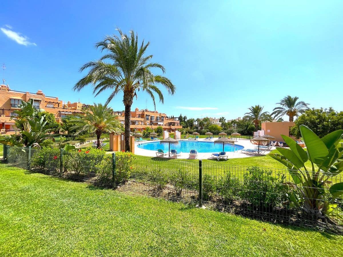 3 Zimmer Wohnung zu verkaufen in Bahia de Casares mit Pool Garage - 260.000 € (Ref: 9723751)