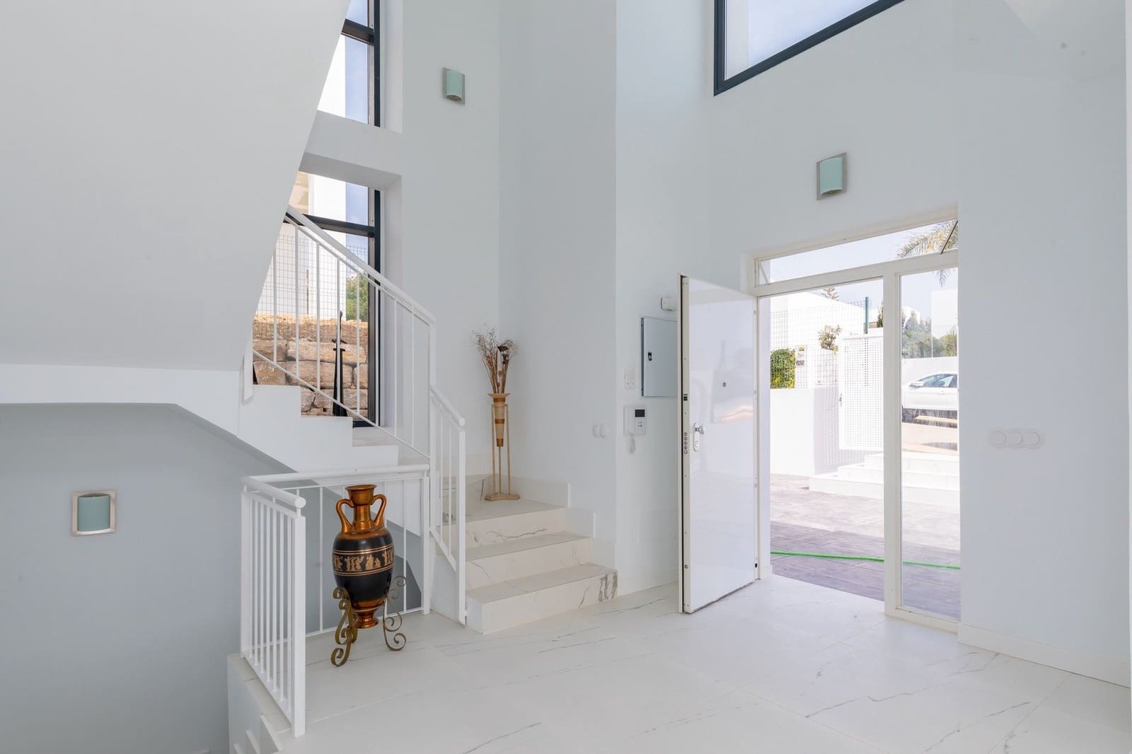 Chalet de 3 habitaciones en Manilva en venta con piscina garaje - 650.000 € (Ref: 9723756)