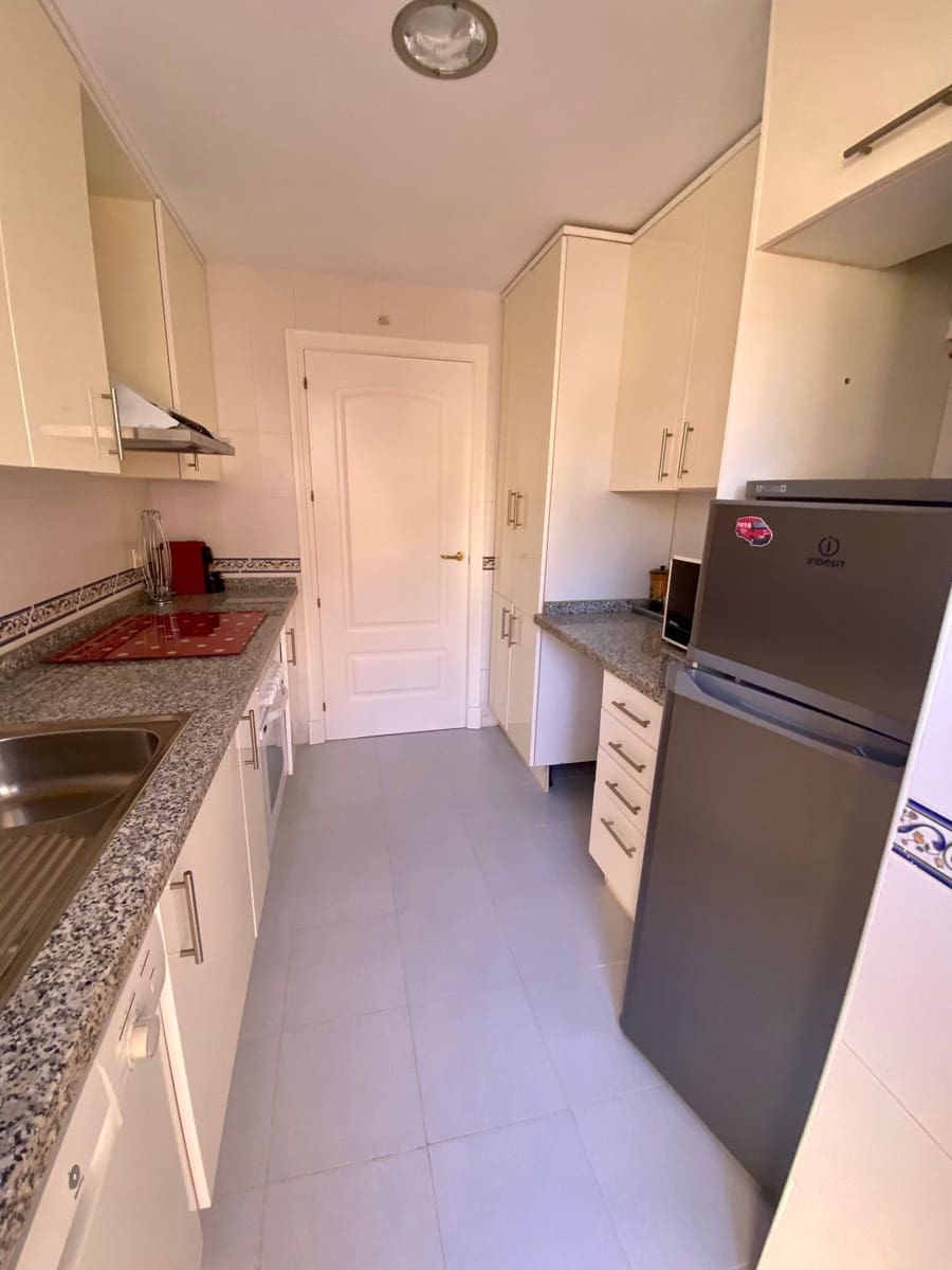 2 soveværelse Penthouse til salg i San Luis de Sabinillas med swimmingpool garage - € 162.000 (Ref: 9723760)