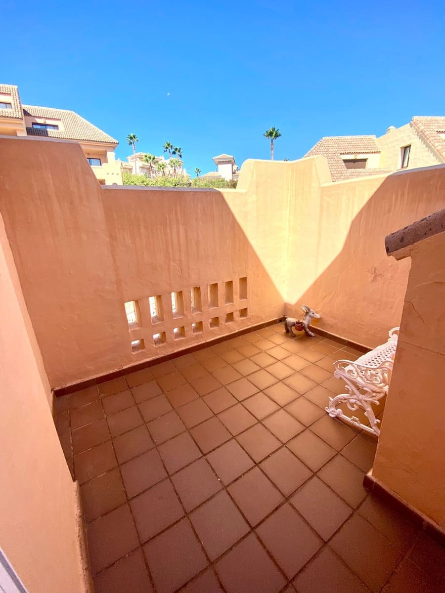 2 soveværelse Penthouse til salg i San Luis de Sabinillas med swimmingpool garage - € 162.000 (Ref: 9723760)