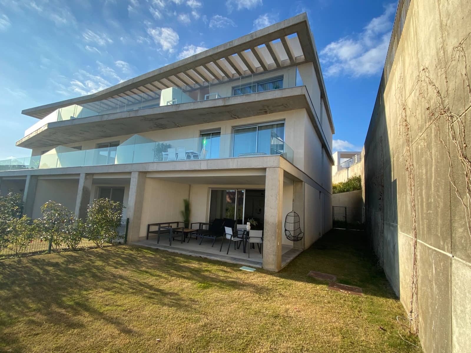 2 Zimmer Wohnung zu verkaufen in Estepona mit Pool Garage - 280.000 € (Ref: 9723762)