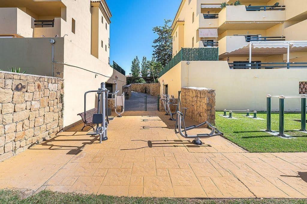 2 bedroom Flat for sale in Estepona with pool garage - € 220,000 (Ref: 9723764)