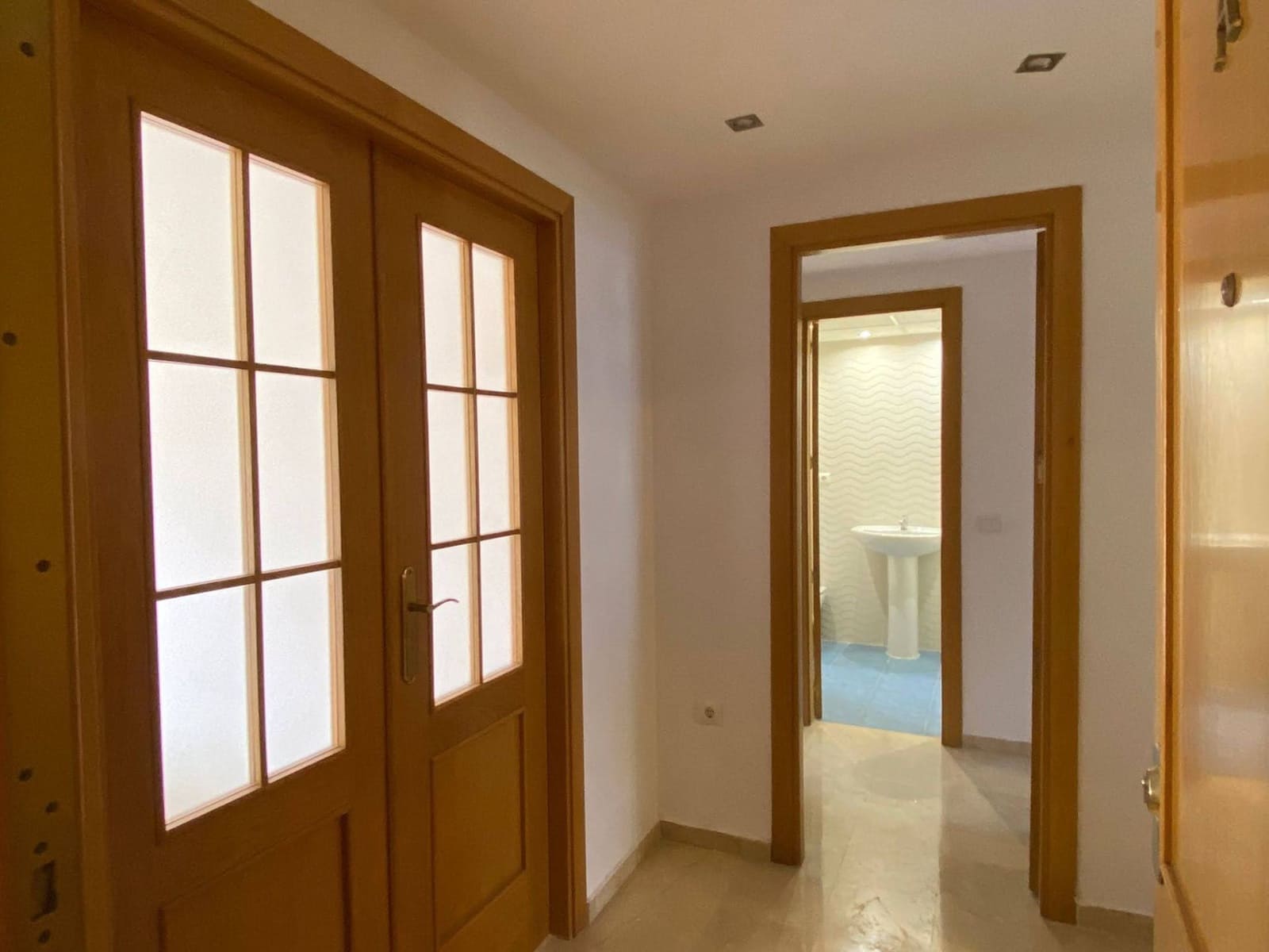 2 bedroom Flat for sale in Estepona with pool garage - € 220,000 (Ref: 9723764)