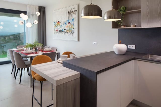 3 quarto Moradia Geminada para venda em Manilva com piscina garagem - 530 000 € (Ref: 9723766)