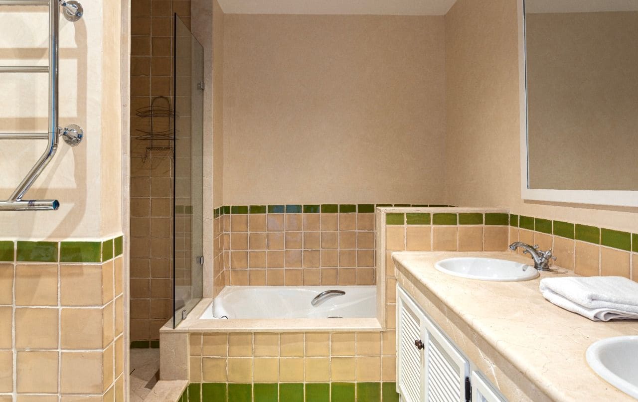 2 chambre Villa/Maison Semi-Mitoyenne à vendre à Sotogrande avec piscine garage - 550 000 € (Ref: 9723767)