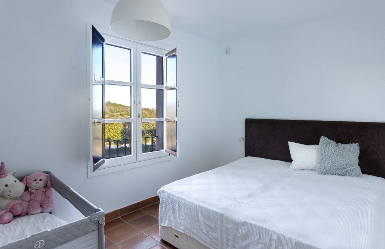 2 chambre Villa/Maison Semi-Mitoyenne à vendre à Sotogrande avec piscine garage - 550 000 € (Ref: 9723767)