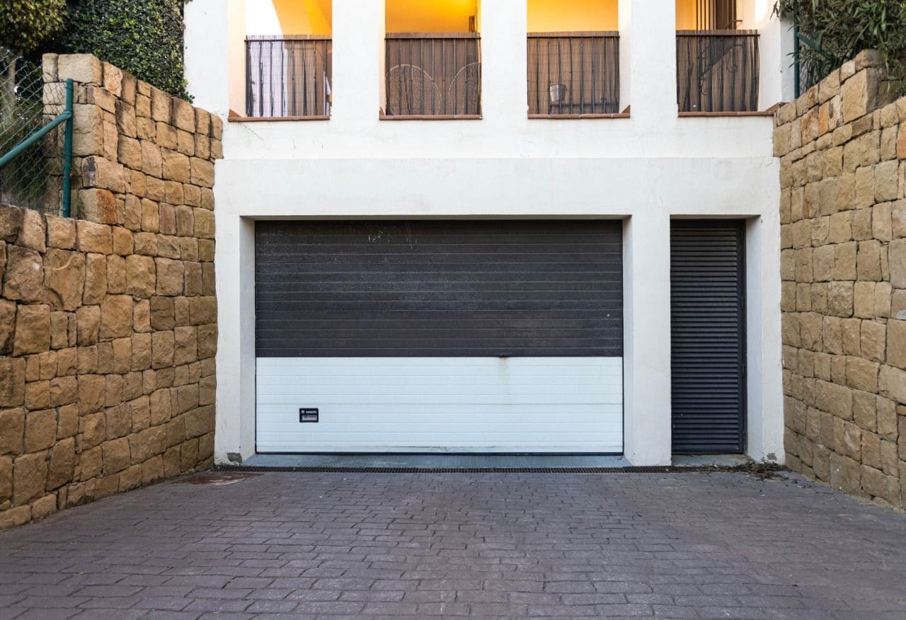 2 chambre Villa/Maison Semi-Mitoyenne à vendre à Sotogrande avec piscine garage - 550 000 € (Ref: 9723767)