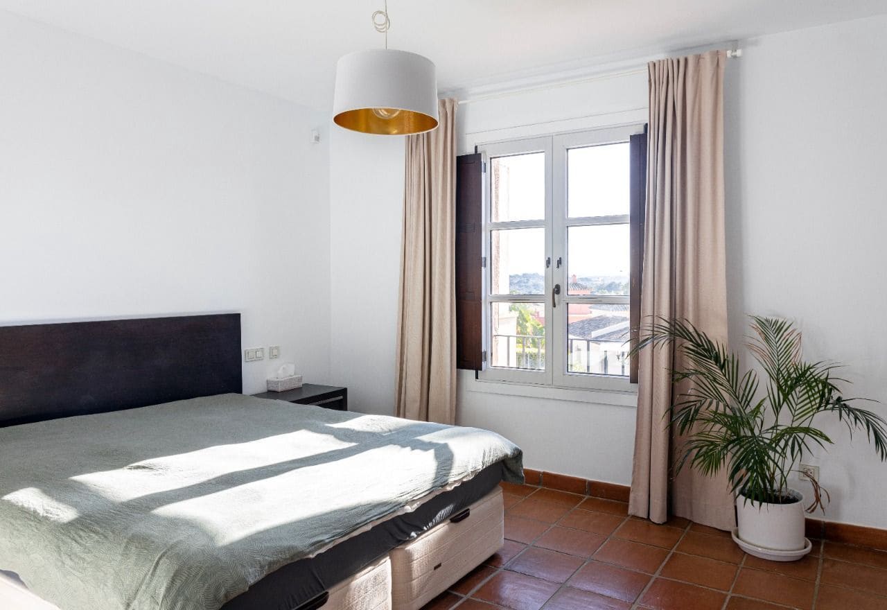 2 chambre Villa/Maison Semi-Mitoyenne à vendre à Sotogrande avec piscine garage - 550 000 € (Ref: 9723767)