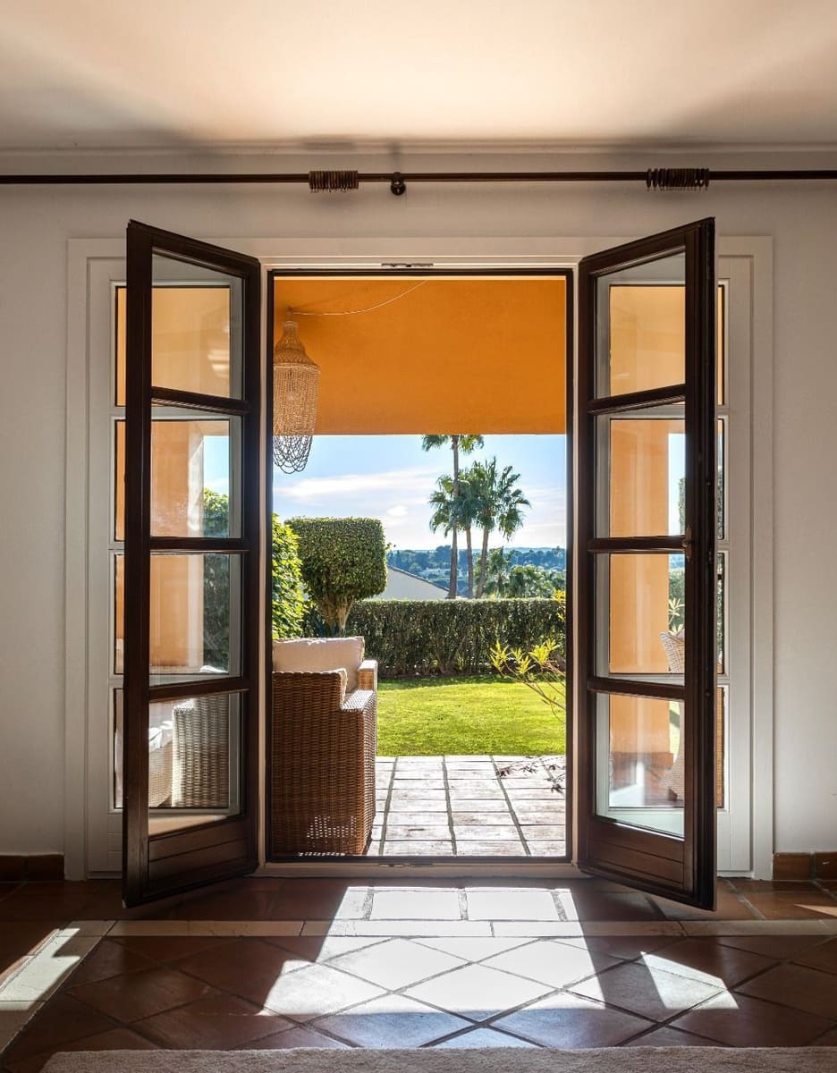 2 chambre Villa/Maison Semi-Mitoyenne à vendre à Sotogrande avec piscine garage - 550 000 € (Ref: 9723767)