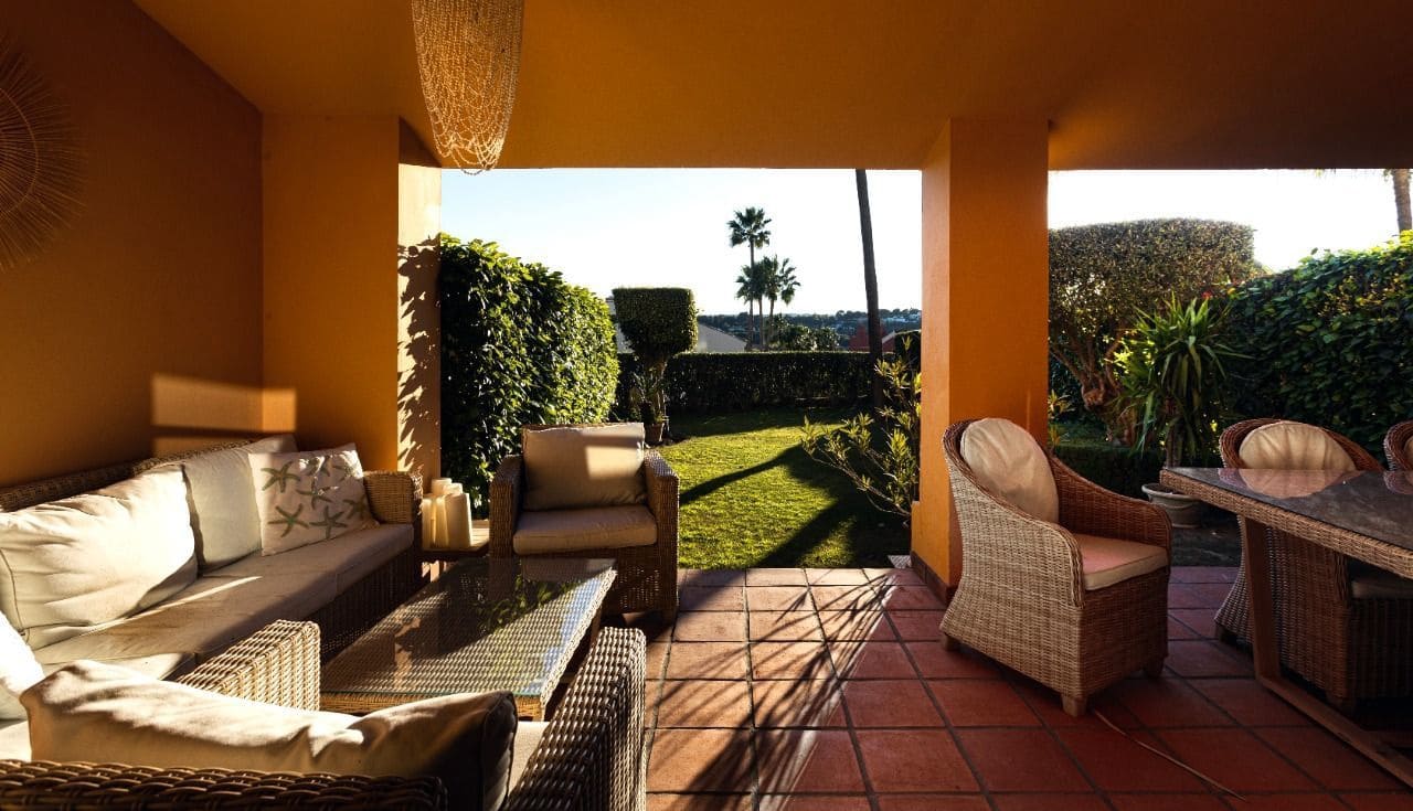 2 chambre Villa/Maison Semi-Mitoyenne à vendre à Sotogrande avec piscine garage - 550 000 € (Ref: 9723767)