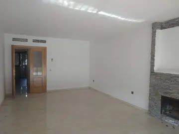 2 bedroom Flat for sale in Estepona with pool garage - € 220,000 (Ref: 9723768)