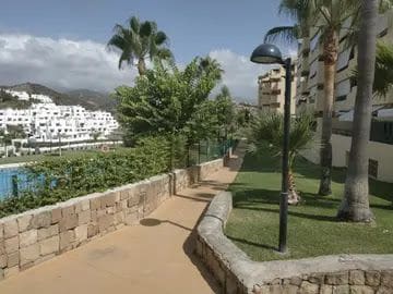 2 bedroom Flat for sale in Estepona with pool garage - € 220,000 (Ref: 9723768)
