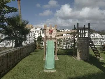 2 bedroom Flat for sale in Estepona with pool garage - € 220,000 (Ref: 9723768)