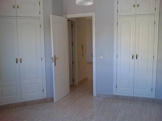 1 bedroom Apartment for sale in San Luis de Sabinillas with pool garage - € 105,000 (Ref: 9723769)