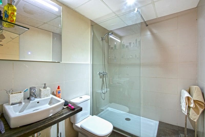 2 Zimmer Wohnung zu verkaufen in Bahia de Casares mit Pool Garage - 242.000 € (Ref: 9723770)