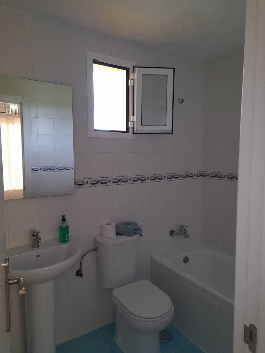 2 bedroom Flat for sale in Manilva with pool garage - € 137,000 (Ref: 9723772)