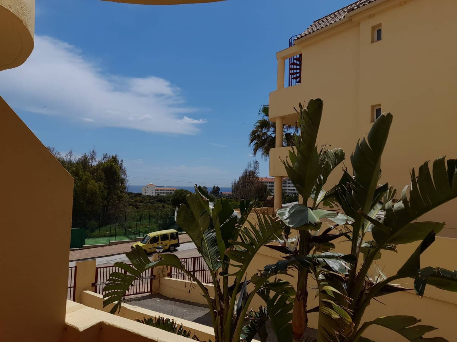2 bedroom Flat for sale in Manilva with pool garage - € 137,000 (Ref: 9723772)