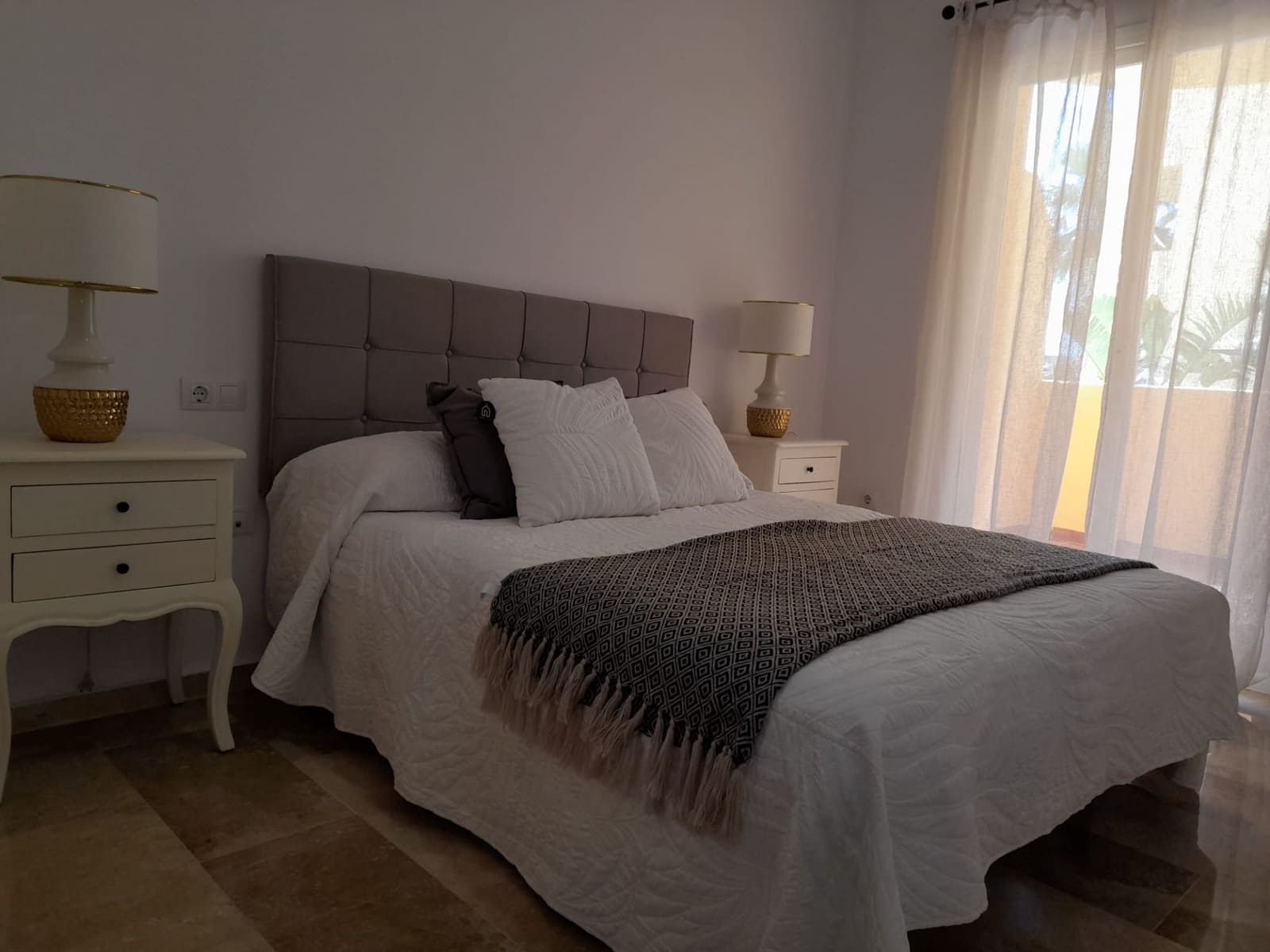 2 bedroom Flat for sale in Manilva with pool garage - € 137,000 (Ref: 9723772)