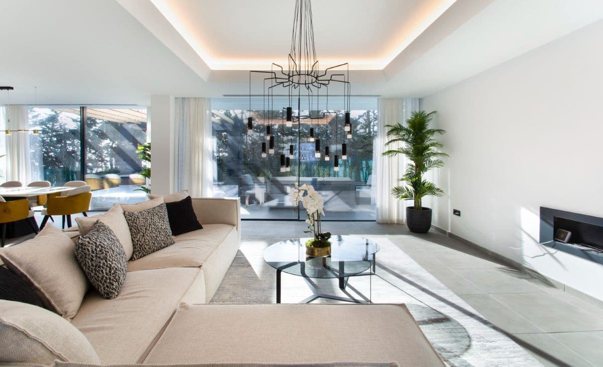 4 soveværelse Villa til salg i Estepona med swimmingpool garage - € 1.499.000 (Ref: 9723776)