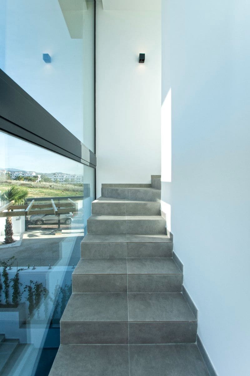 4 soveværelse Villa til salg i Estepona med swimmingpool garage - € 1.499.000 (Ref: 9723776)