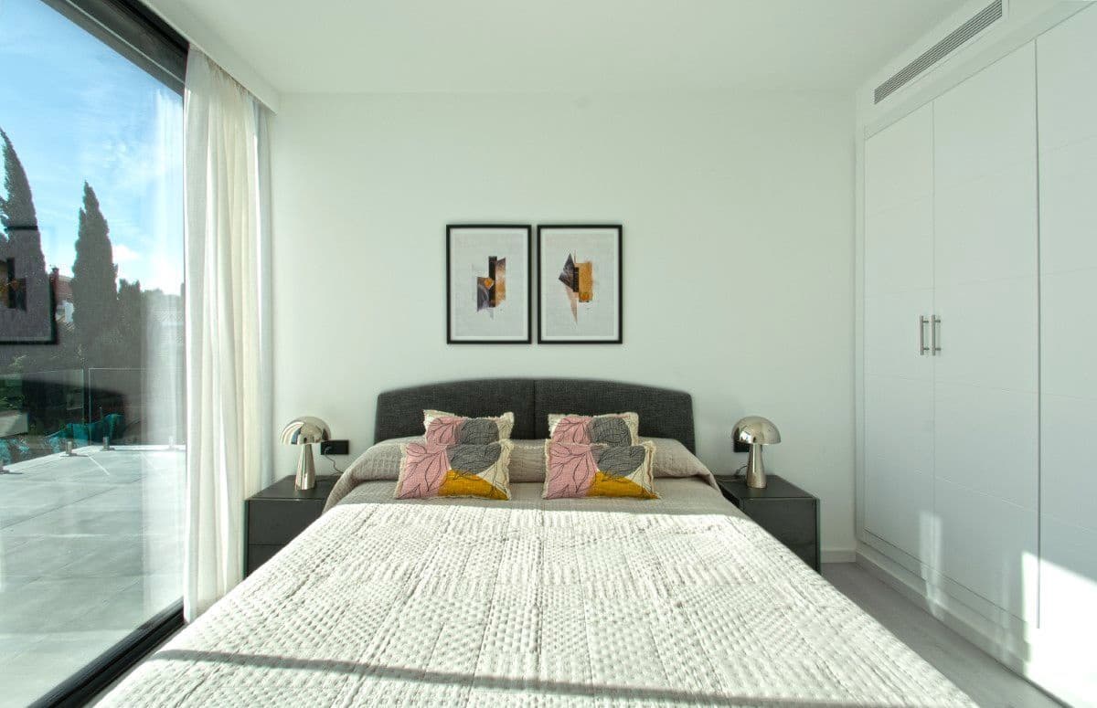 4 soveværelse Villa til salg i Estepona med swimmingpool garage - € 1.499.000 (Ref: 9723776)