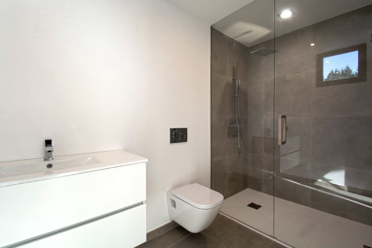 4 soveværelse Villa til salg i Estepona med swimmingpool garage - € 1.499.000 (Ref: 9723776)