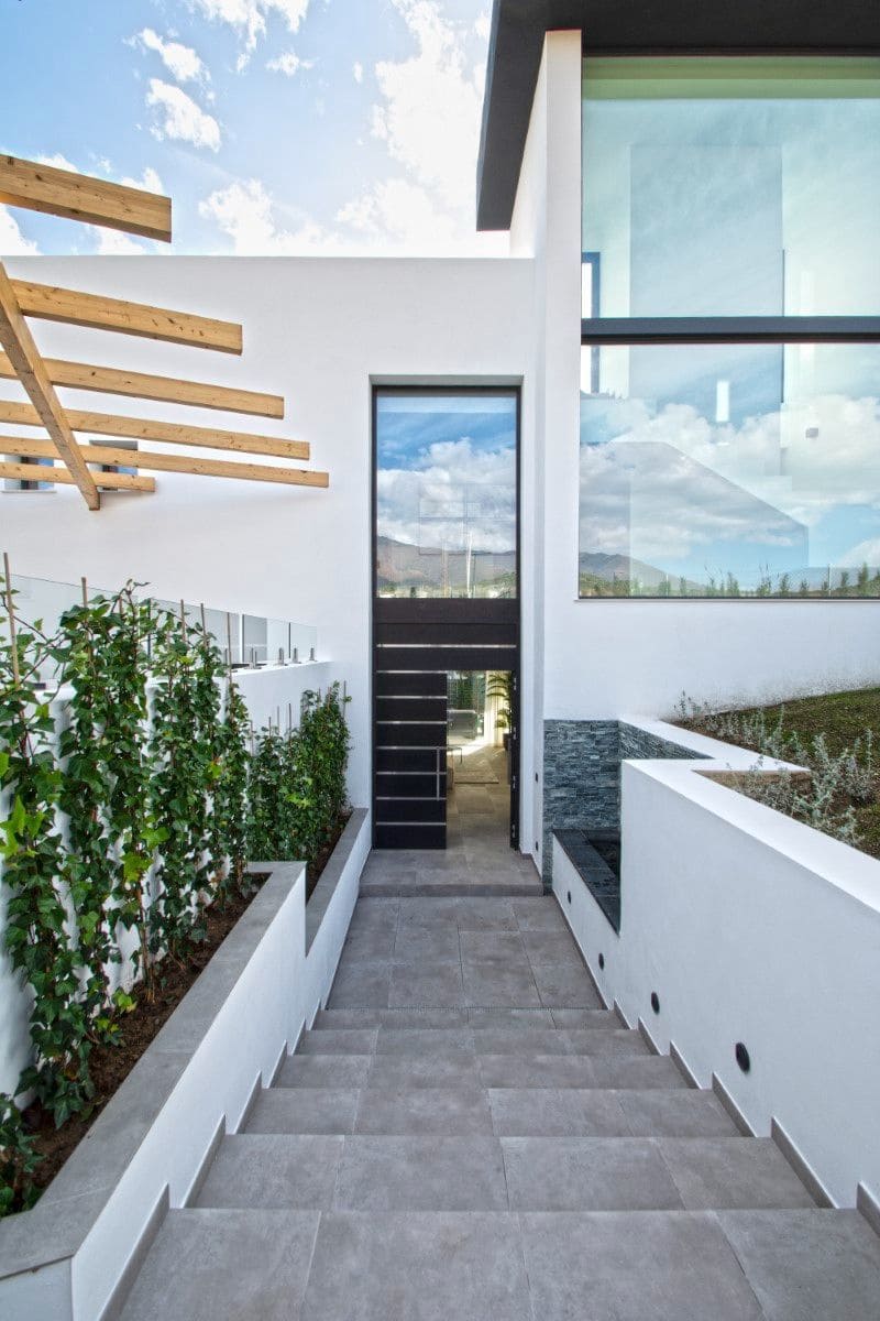 4 soveværelse Villa til salg i Estepona med swimmingpool garage - € 1.499.000 (Ref: 9723776)