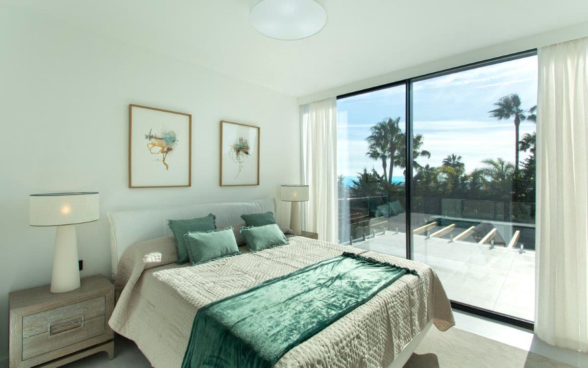 4 soveværelse Villa til salg i Estepona med swimmingpool garage - € 1.499.000 (Ref: 9723776)