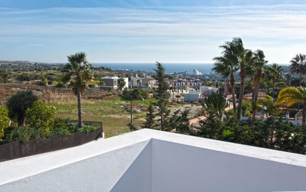 4 soveværelse Villa til salg i Estepona med swimmingpool garage - € 1.499.000 (Ref: 9723776)